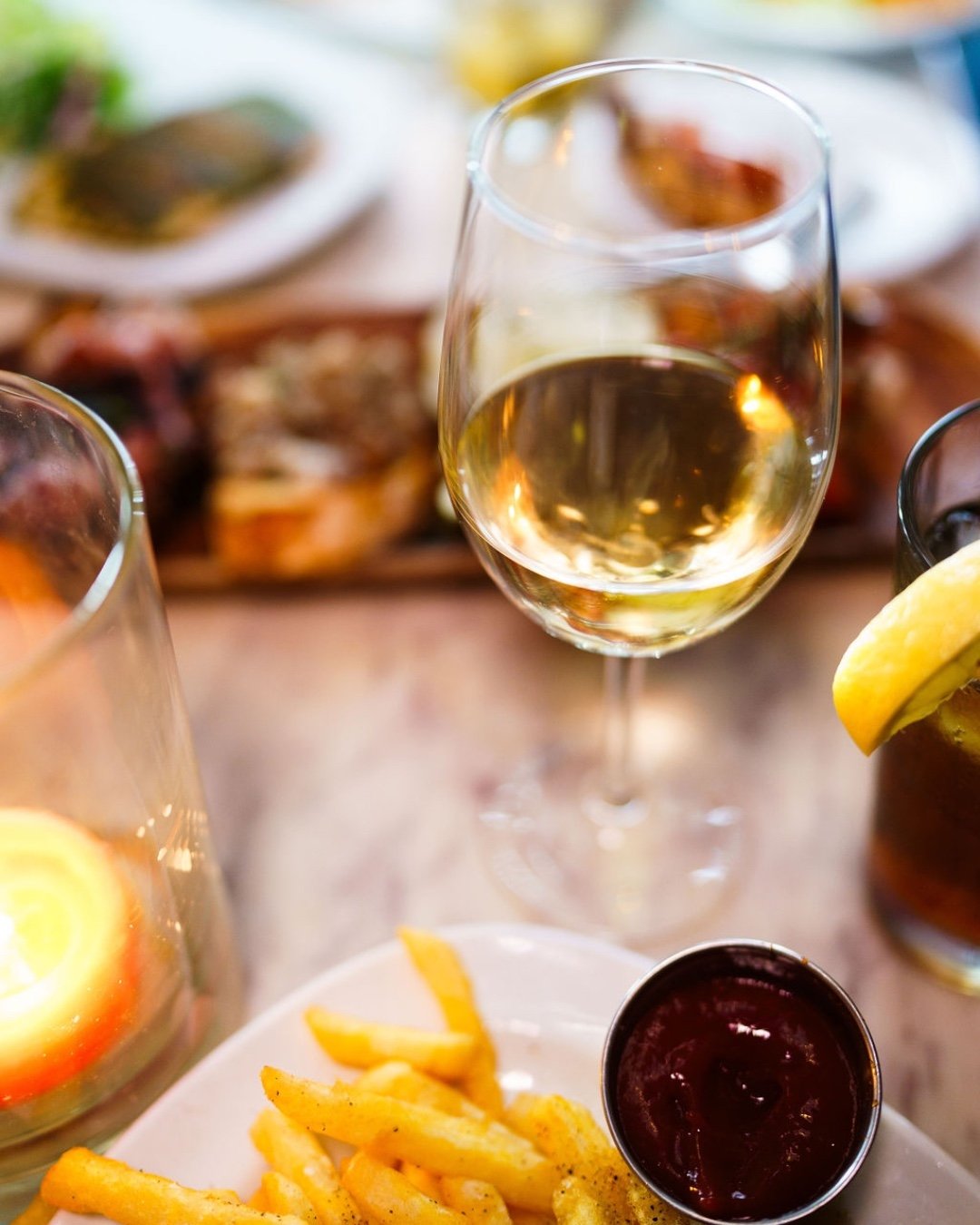 You don't have to face the Sunday Scaries on your own, we got you. 🤗 Come in to the DC Ranch location today for live music and half-off select wines.